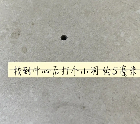 长安瓷砖空鼓维修公司专业解答在瓷砖铺贴过程中，如果砂料搅拌不均匀，将会带来以下问题